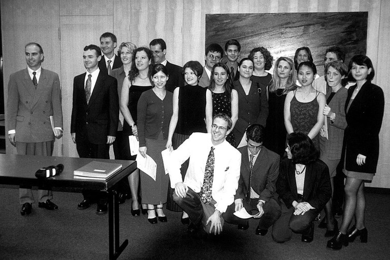 Class_2000_1200x800.jpg Class_2000_1200x800.jpg