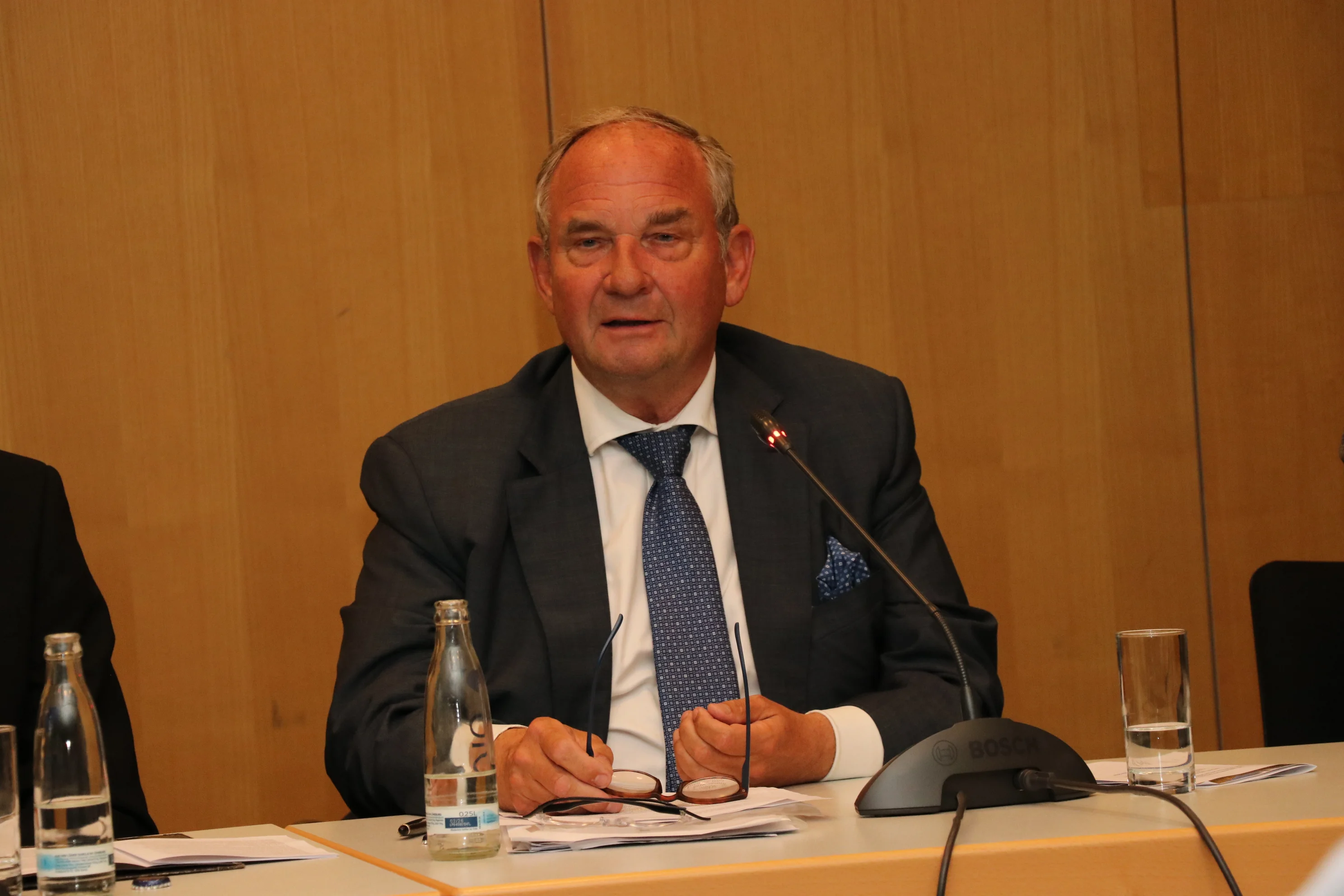 Prof. Dr. Walter Schweidler